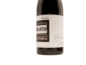 détail de l'étiquette de la cuvée Récit(s) rouge grand vin du Languedoc élevé en fûts pour émotions gastronomiques